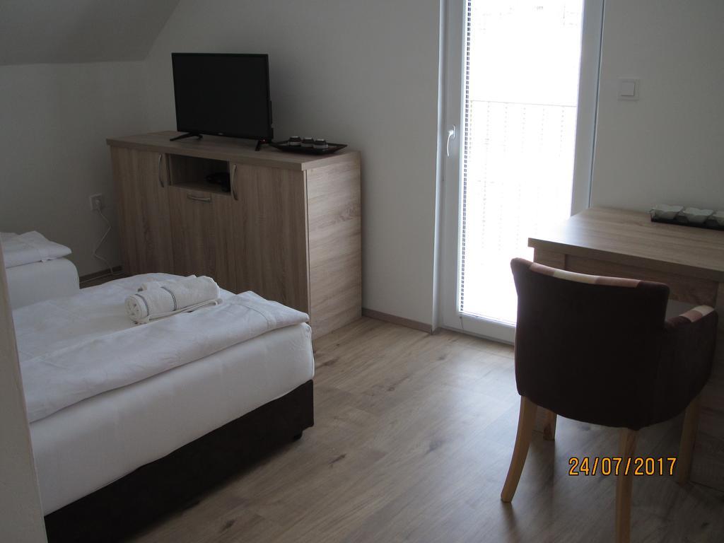 Guest House Baranin Pitomine 자블야크 외부 사진