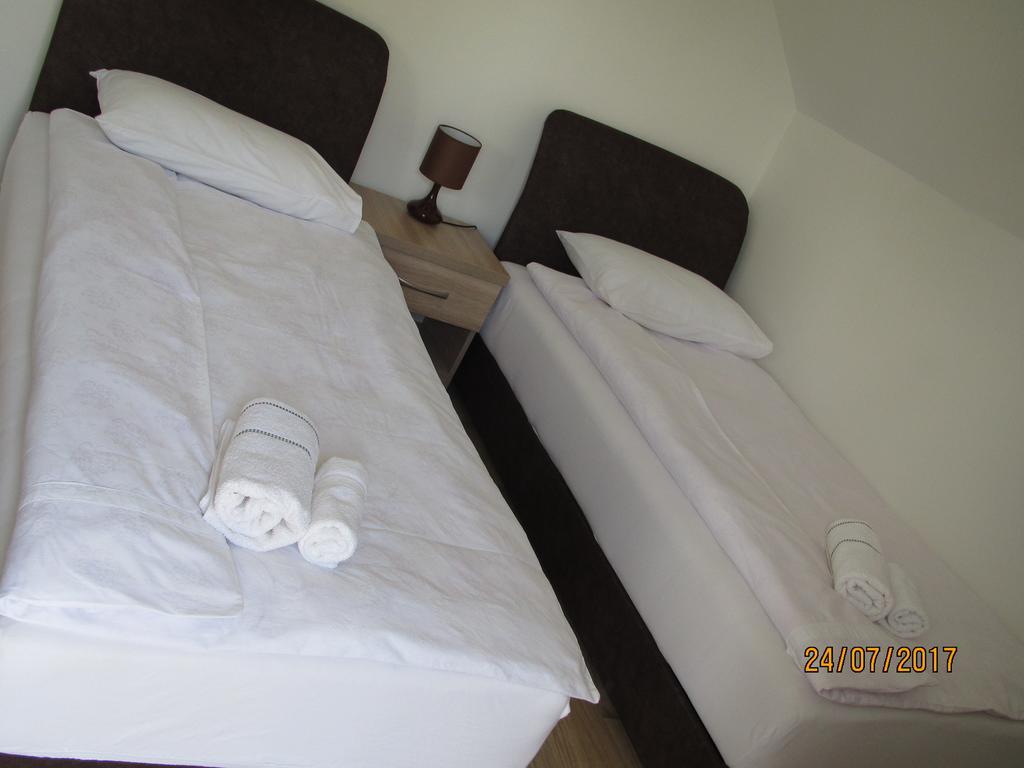 Guest House Baranin Pitomine 자블야크 외부 사진