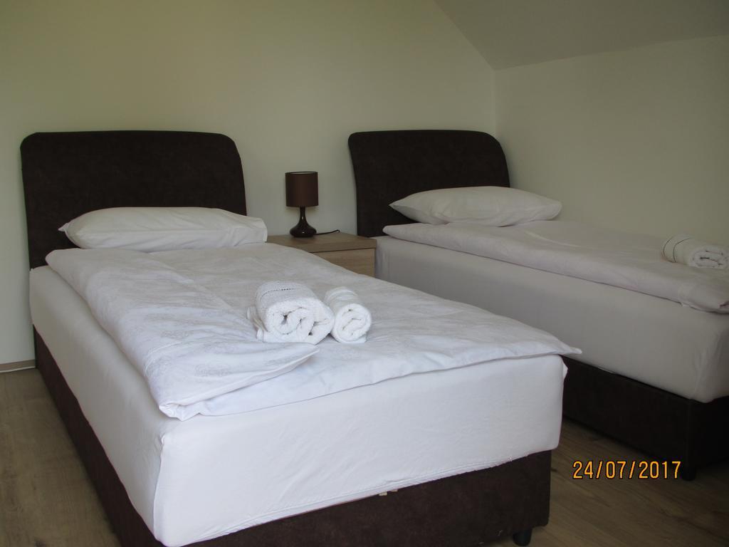 Guest House Baranin Pitomine 자블야크 외부 사진